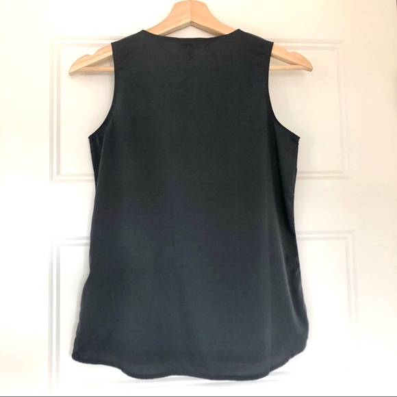 2/$15 - Sleeveless blouse - Picture 4 of 6